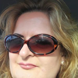 Meet your Posher, Clara